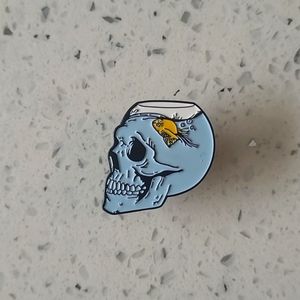 Cool Skull Skeleton Fishtank Aquarium Death Life Macabre Lapel Pin